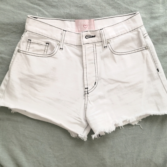 REVICE DENIM (NEW) - MALIBU CUTOFFS /WHITE - Picture 4 of 8